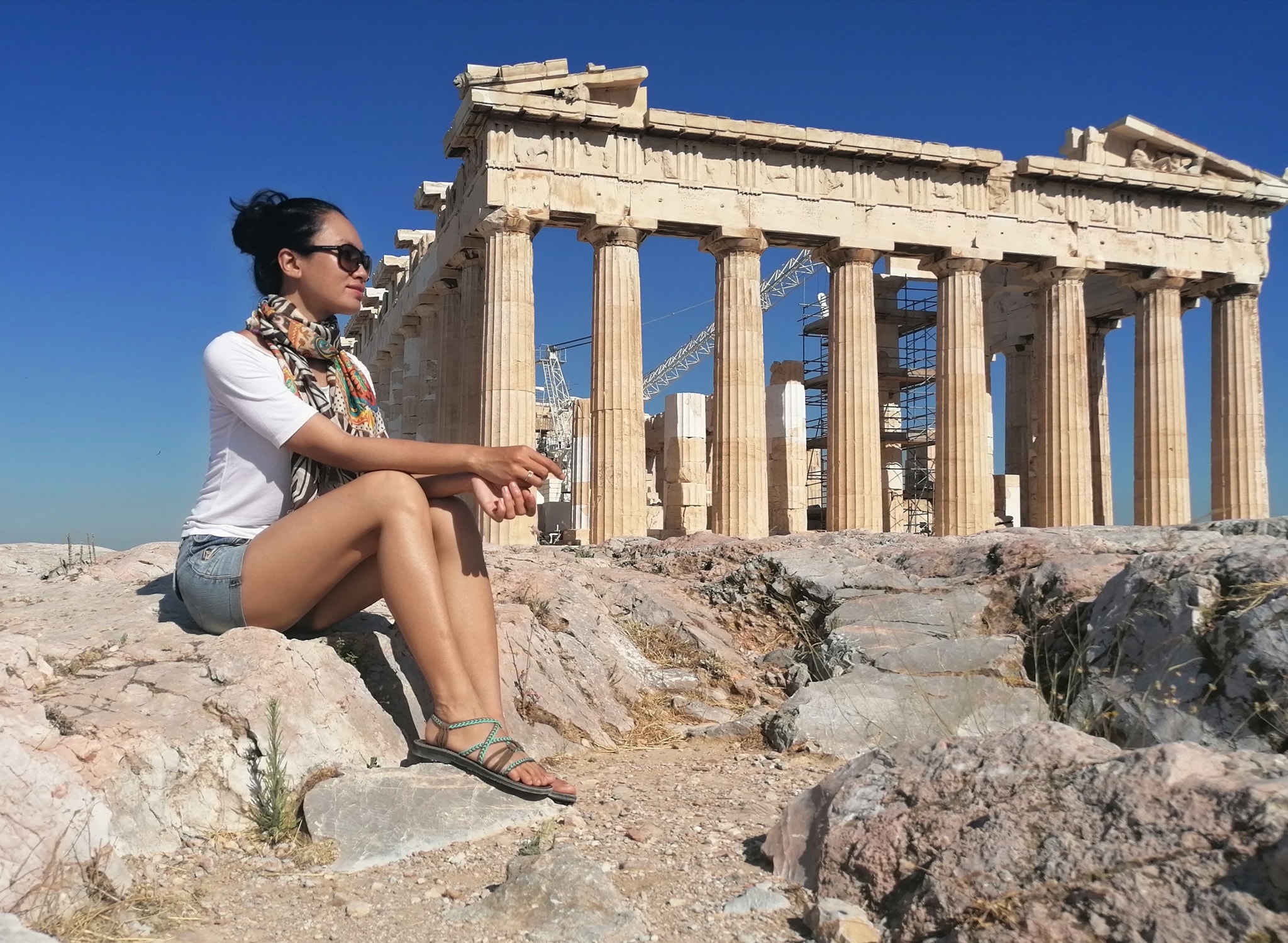 solo travel woman greece