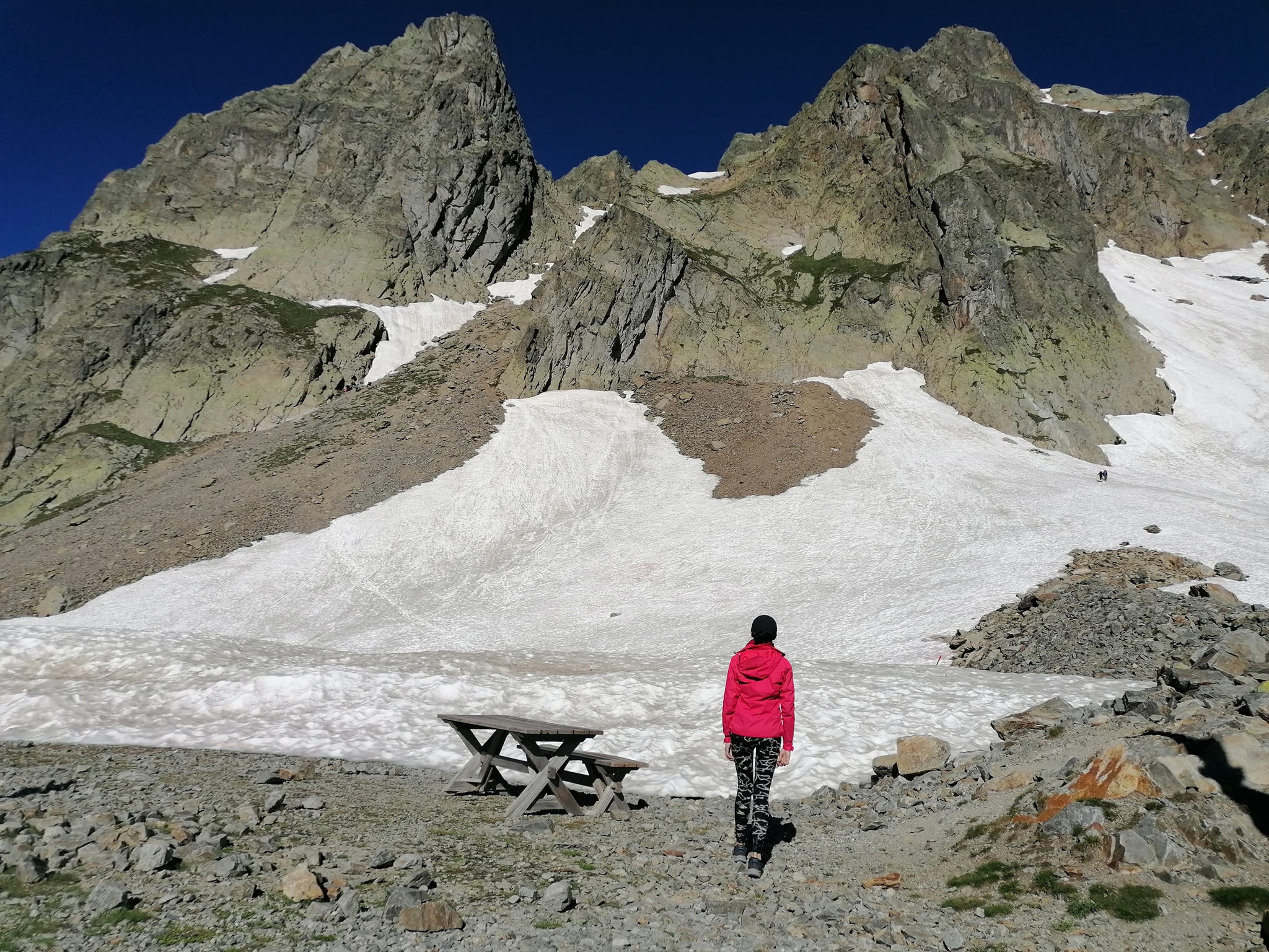 best-day-hikes-in-the-french-alps